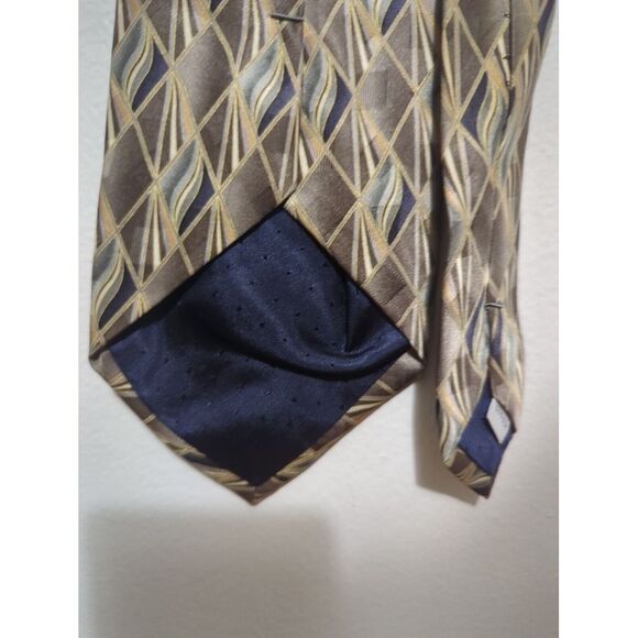 Signorcelli d'Italia 100% Silk Mens Necktie Gold Geometric Print Hand Made - Picture 4 of 6
